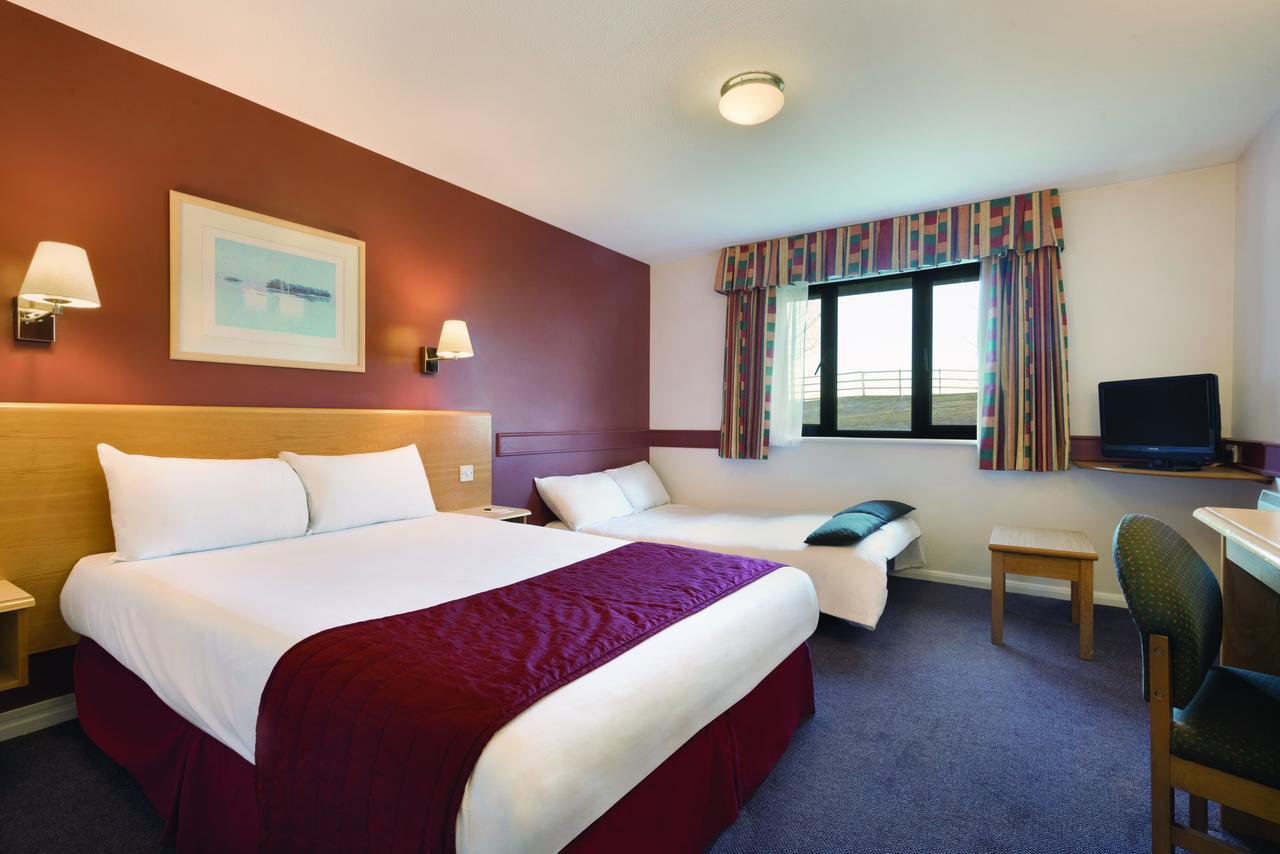 Days Inn Hotel Membury Lambourn المظهر الخارجي الصورة