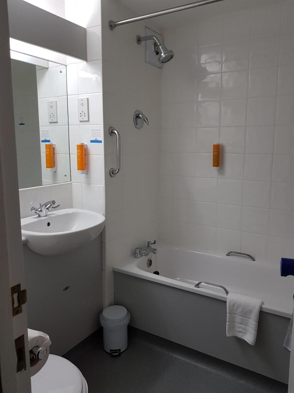 Days Inn Hotel Membury Lambourn المظهر الخارجي الصورة
